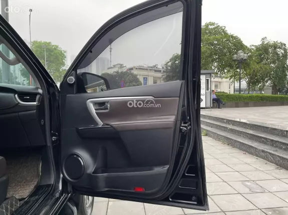 Toyota Fortuner 2.7 V 4X2 AT 2018 - GIÁ 765 TR