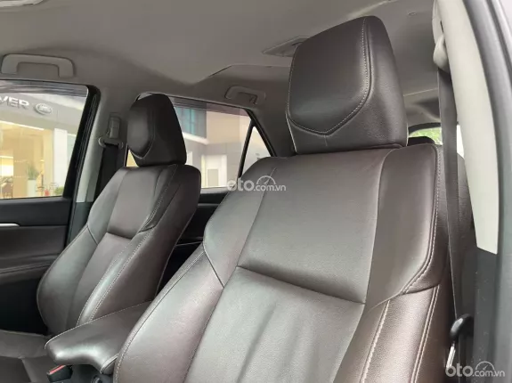 Toyota Fortuner 2.7 V 4X2 AT 2018 - GIÁ 765 TR