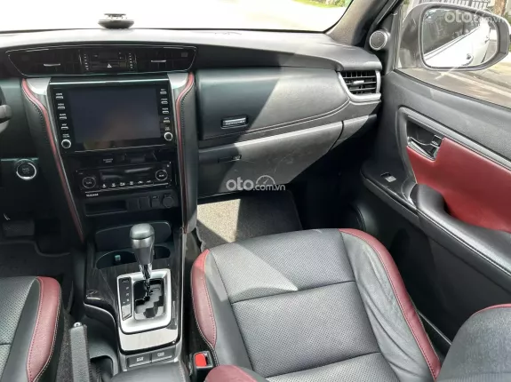 Toyota Fortuner 2.4 AT 4x2 Legender 2022 - ĐÃ KIÊM TRA TOÀN BỘ 176 HẠNG MỤC - TOÀN BỘ BẢO TRÌ BẢO DƯỠNG TẠI HÃNG - XEM XE TPHCM