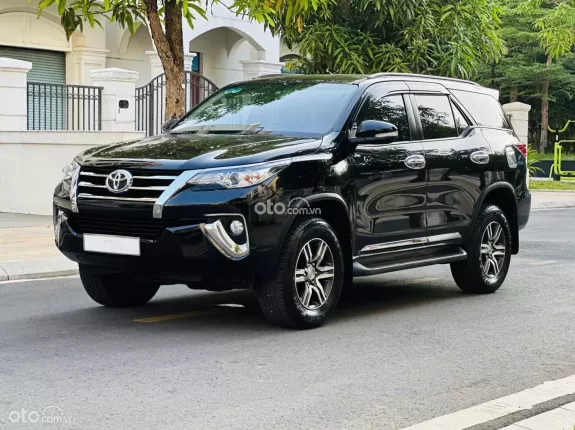 Toyota Fortuner 2.7 V 4X2 AT 2017 - MÁY XĂNG SỐ TỰ ĐỘNG - XE GIA ĐÌNH KHÔNG DỊCH VỤ - NỘI THẤT ZIN