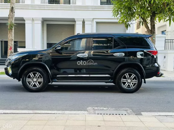 Toyota Fortuner 2.7 V 4X2 AT 2017 - MÁY XĂNG SỐ TỰ ĐỘNG - XE GIA ĐÌNH KHÔNG DỊCH VỤ - NỘI THẤT ZIN