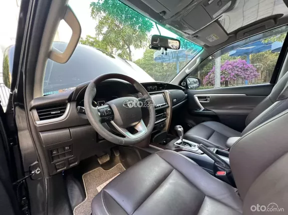 Toyota Fortuner 2.7 V 4X2 AT 2017 - MÁY XĂNG SỐ TỰ ĐỘNG - XE GIA ĐÌNH KHÔNG DỊCH VỤ - NỘI THẤT ZIN