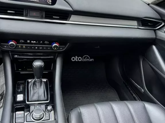 Mazda 6 2.5L Signature Premium 2021 - MAZDA 5 2021 SIGNATURE PRENIUM_Bản full có gói tùy chọn cao cấp