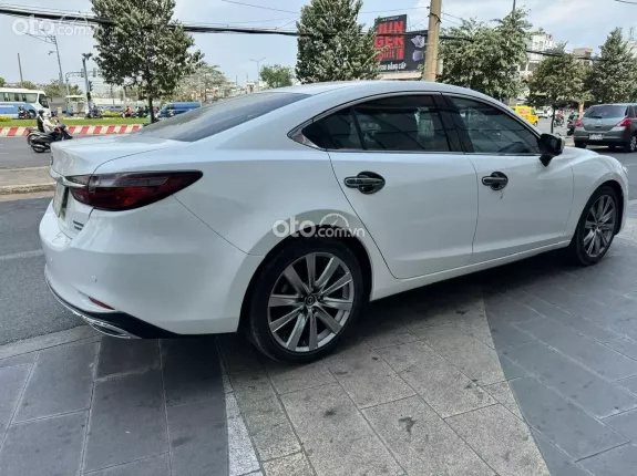 Mazda 6 2.5L Signature Premium 2021 - MAZDA 5 2021 SIGNATURE PRENIUM_Bản full có gói tùy chọn cao cấp