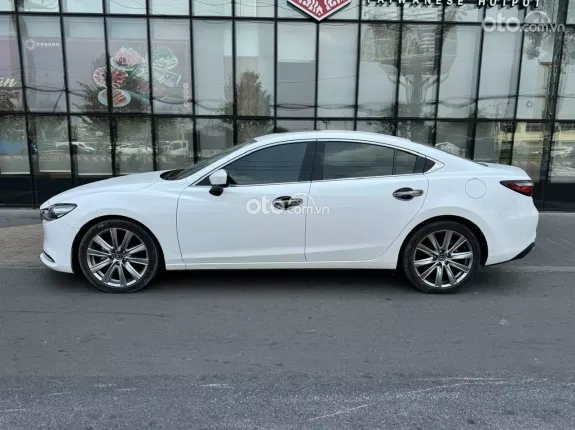 Mazda 6 2.5L Signature Premium 2021 - MAZDA 5 2021 SIGNATURE PRENIUM_Bản full có gói tùy chọn cao cấp