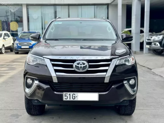 Toyota Fortuner 2.7 V 4X2 AT 2018 - Xe chất không lỗi nhỏ