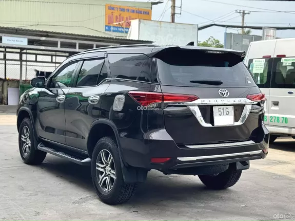 Toyota Fortuner 2.7 V 4X2 AT 2018 - Xuất hóa đơn cao