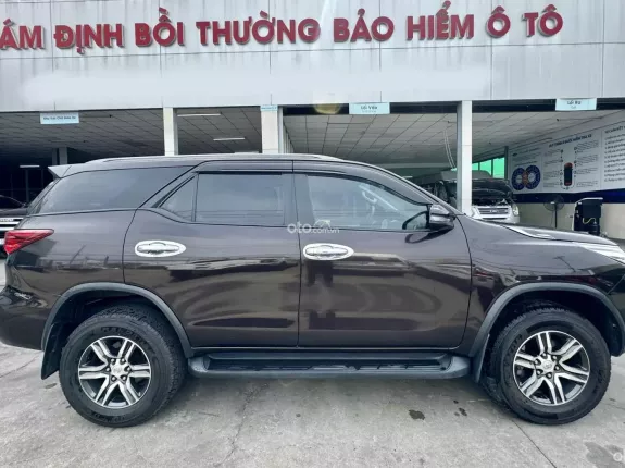 Toyota Fortuner 2.7 V 4X2 AT 2018 - Xuất hóa đơn cao
