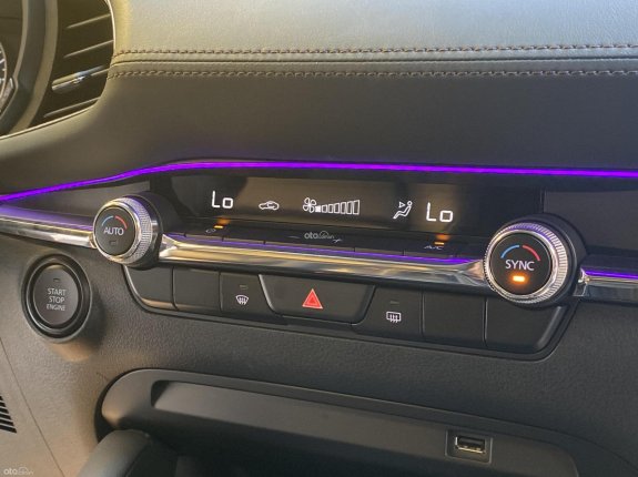 Mazda 3 Sedan 1.5L Luxury 2021 - Xe Đã Dán Phim 3M - Led Nội Thất - Ốp Carbon