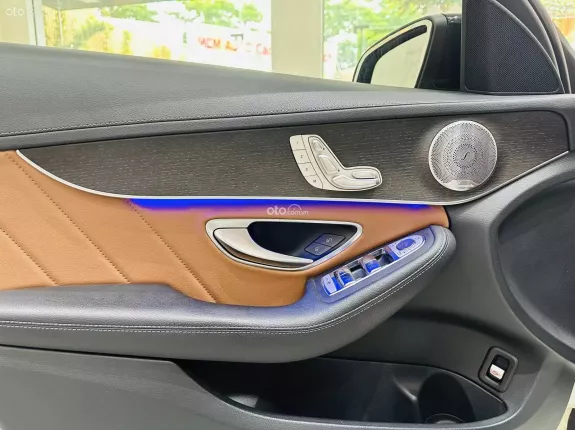 Mercedes-Benz C300 AMG First Edition 2019 - 1 tỷ 250 triệu