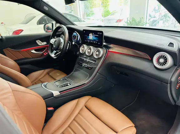 Mercedes-Benz GLC 300 4Matic 2022 - 2 tỷ 180 triệu