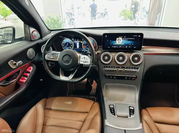 Mercedes-Benz GLC 300 4Matic 2022 - 2 tỷ 180 triệu