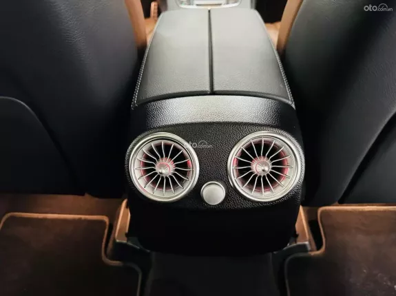 Mercedes-Benz GLC 300 4Matic 2022 - 2 tỷ 180 triệu