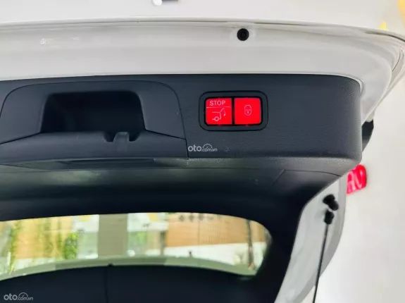 Mercedes-Benz GLC 300 4Matic 2022 - 2 tỷ 180 triệu