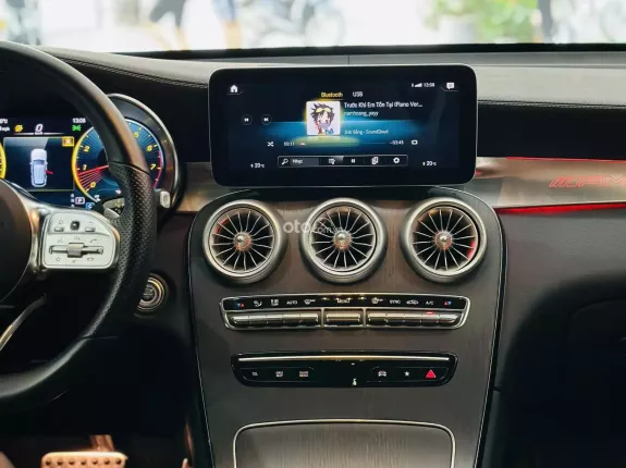 Mercedes-Benz GLC 300 4Matic 2022 - 2 tỷ 180 triệu