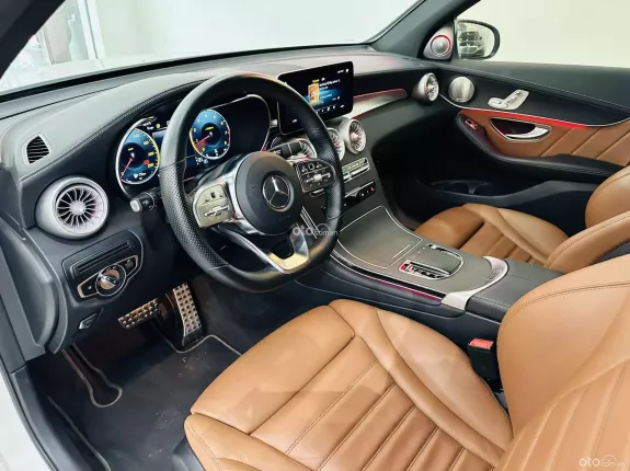 Mercedes-Benz GLC 300 4Matic 2022 - 2 tỷ 180 triệu