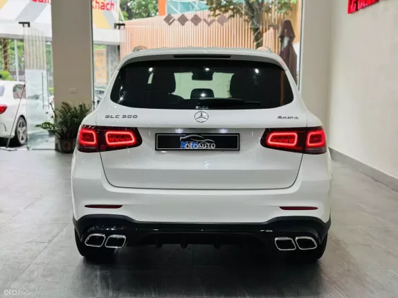 Mercedes-Benz GLC 300 4Matic 2022 - 2 tỷ 180 triệu