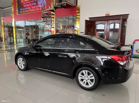 Chevrolet Cruze 2015 - Sedan 5 chỗ giá rẻ, máy số ngon, thân vỏ chắc chắn