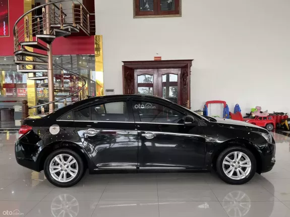 Chevrolet Cruze 2015 - Sedan 5 chỗ giá rẻ, máy số ngon, thân vỏ chắc chắn