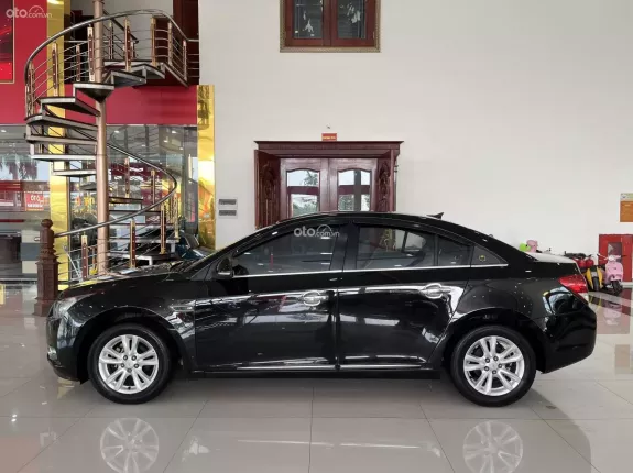 Chevrolet Cruze 2015 - Sedan 5 chỗ giá rẻ, máy số ngon, thân vỏ chắc chắn