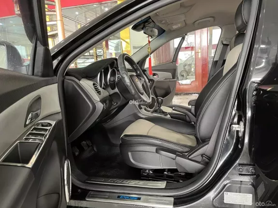 Chevrolet Cruze 2015 - Sedan 5 chỗ giá rẻ, máy số ngon, thân vỏ chắc chắn