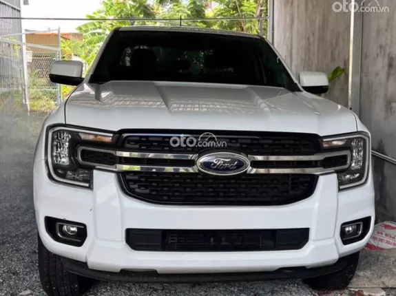 Ford Ranger XLS 2.0L 4x2 AT 2023 - Sơn zin 100% còn bảo hành chính hãng Ford Việt Nam, hỗ trợ trả góp vay tối đa, lãi suất cực thấp