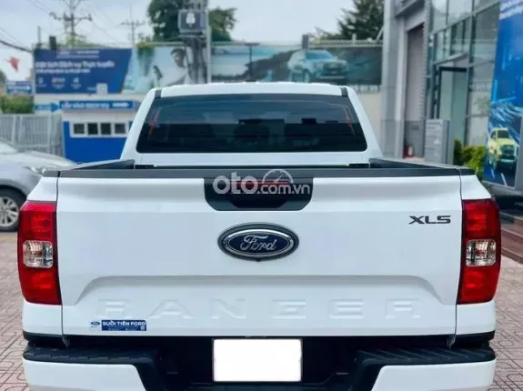 Ford Ranger XLS 2.0L 4x2 AT 2023 - Sơn zin 100% còn bảo hành chính hãng Ford Việt Nam, hỗ trợ trả góp vay tối đa, lãi suất cực thấp