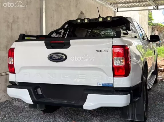 Ford Ranger XLS 2.0L 4x2 AT 2023 - Sơn zin 100% còn bảo hành chính hãng Ford Việt Nam, hỗ trợ trả góp vay tối đa, lãi suất cực thấp