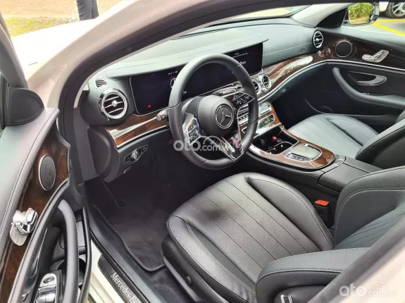 Mercedes-Benz E200 Exclusive V1 2023 - MÀU TRẮNG CHÍNH HÃNG