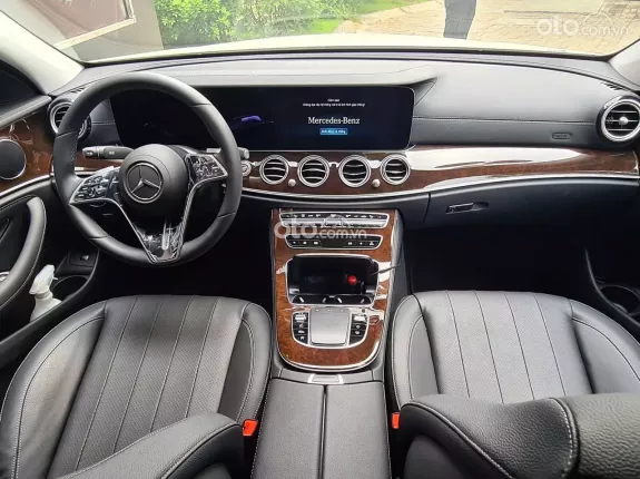 Mercedes-Benz E200 Exclusive V1 2023 - MÀU TRẮNG CHÍNH HÃNG