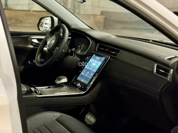 MG RX5 1.5 STD 2023 - Tặng phí đăng ký xe + Bảo hiểm vật chất trị giá 120Tr