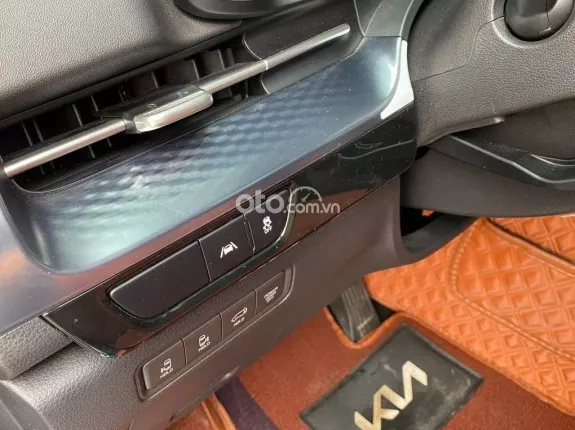 Kia Carnival 2.2D Signature 2022 - 1 tỷ 360 triệu