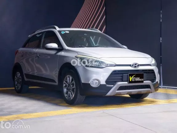 Hyundai i20 Active 1.4 AT 2015 - Hyundai i20 1.4 AT Active Bạc 2015