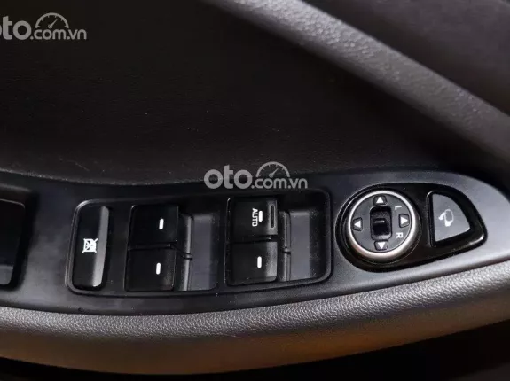 Hyundai i20 Active 1.4 AT 2015 - Hyundai i20 1.4 AT Active Bạc 2015