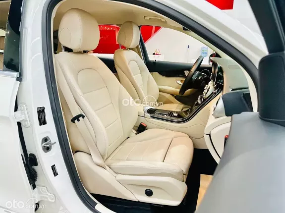 Mercedes-Benz GLC 200 2021 - 01 chủ từ đầu, xe còn bảo dưỡng chính hãng đầy đủ - Siêu lướt