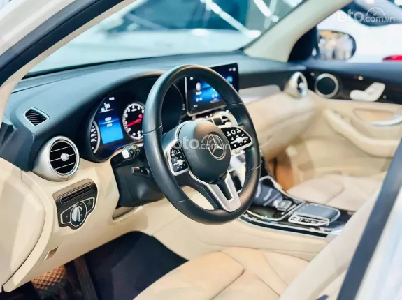 Mercedes-Benz GLC 200 2021 - 01 chủ từ đầu, xe còn bảo dưỡng chính hãng đầy đủ - Siêu lướt