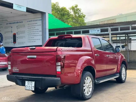 Isuzu D-Max LS Prestige 1.9 4x2 AT 2018 - Màu đỏ chất đẹp