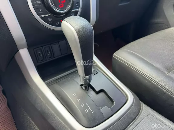 Isuzu D-Max LS Prestige 1.9 4x2 AT 2018 - Màu đỏ chất đẹp