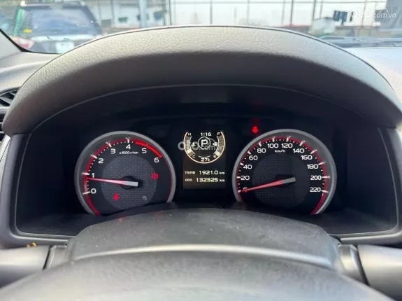 Isuzu D-Max LS Prestige 1.9 4x2 AT 2018 - Màu đỏ chất đẹp