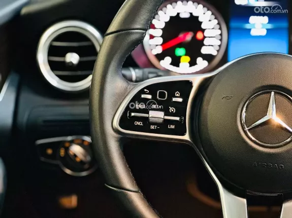 Mercedes-Benz GLC 200 V1 2022 - Xe gần như new, còn bảo hành hãng tới 2025