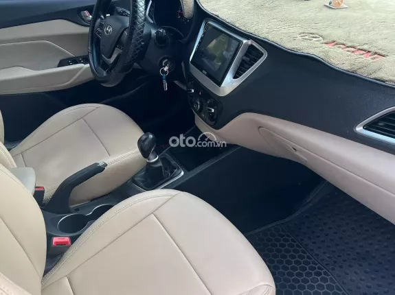 Hyundai Accent 1.4 MT Tiêu chuẩn 2019 - Nội ngoại thất sạch đẹp