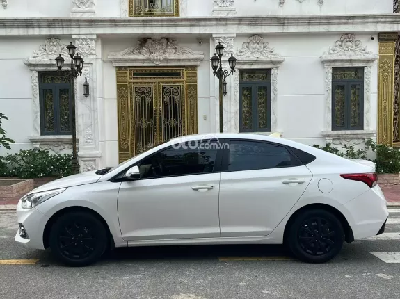 Hyundai Accent 1.4 MT Tiêu chuẩn 2019 - Nội ngoại thất sạch đẹp