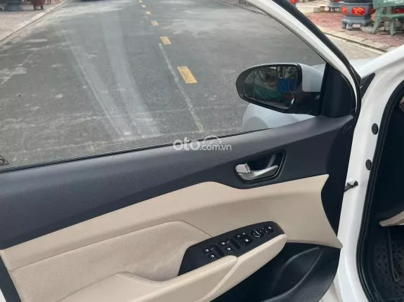 Hyundai Accent 1.4 MT Tiêu chuẩn 2019 - Nội ngoại thất sạch đẹp