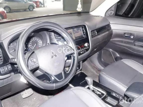 Mitsubishi Outlander 2.0 CVT 2020 - Mitsubishi Outlander 2.0 AT, bản CVT Đỏ