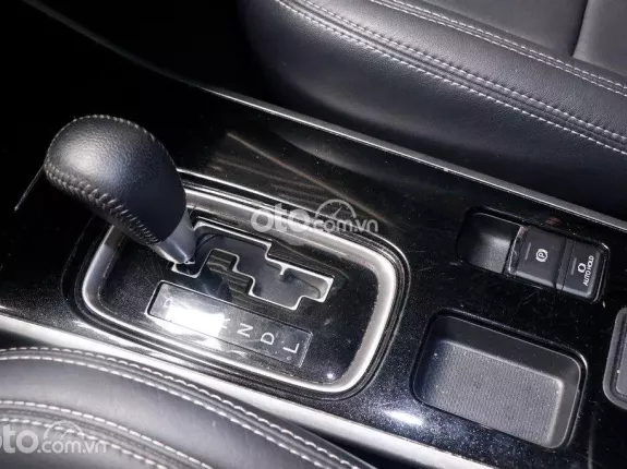 Mitsubishi Outlander 2.0 CVT 2020 - Mitsubishi Outlander 2.0 AT, bản CVT Đỏ