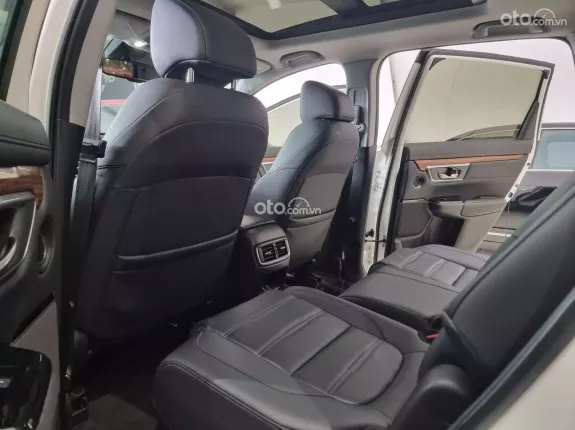 Honda CR-V 1.5 L 2022 - Màu trắng, odo chuẩn 31.000km, hỗ trợ trả góp