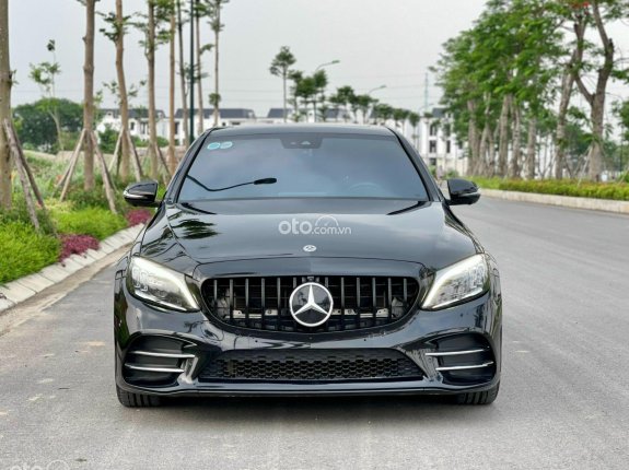 Mercedes-Benz C300 AMG 2019 - Oddo 3.9 vạn km full lịch sử hãng, Rất nhiều đồ