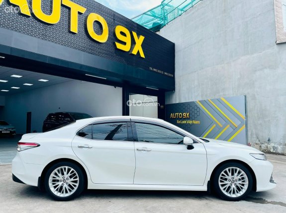 Toyota Camry 2.5Q 2020 - Thiết kế tiện nghi, hiện đại