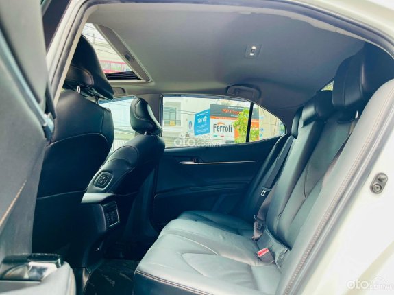 Toyota Camry 2.5Q 2020 - Thiết kế tiện nghi, hiện đại
