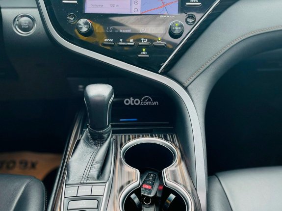 Toyota Camry 2.5Q 2020 - Thiết kế tiện nghi, hiện đại